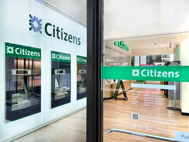 Citizens Bank Shuts Down 15 Branches in 6 States, Customers Forced to Move Their Money