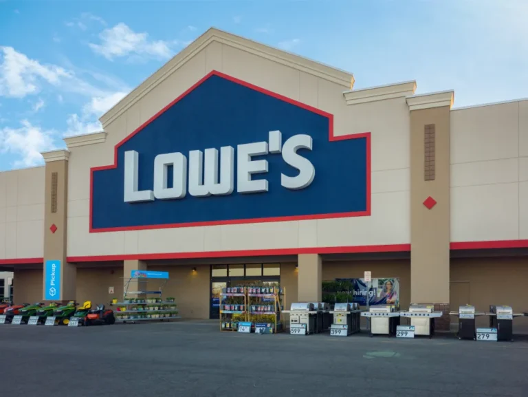 Customer Threatens to Leave $457 Item Behind at Lowe’s Over Checkout Rules